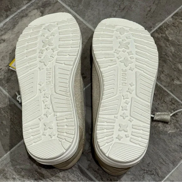 Hey Dude Women 8 Wendy Sparkling Beige Slip On Loafers Stretch Metallic - Picture 6 of 9